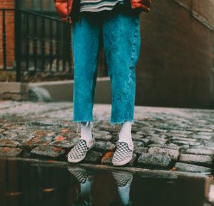 Mom Jeans vs Boyfriend Jeans: What's The Difference? How To Choose